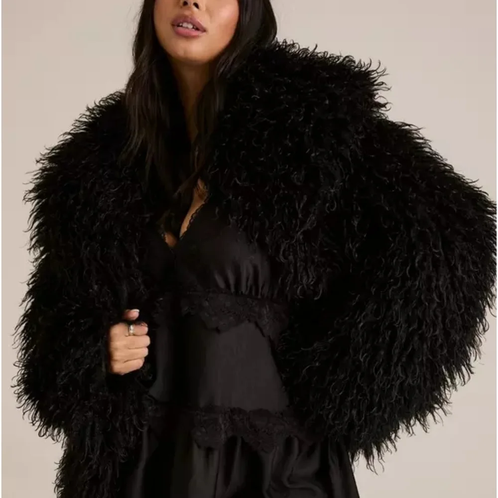 Torrid Festi Black Wide Collar Faux Fur Jacket - Picture 4 of 7